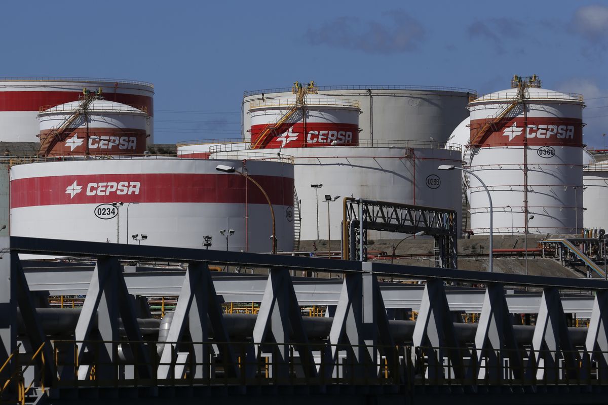 Mubadala Sells Cepsa Stake to Carlyle After Pulling Refiner IPO