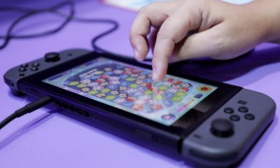 Nintendo Falls on Dour Forecast Despite Strong Switch Sales